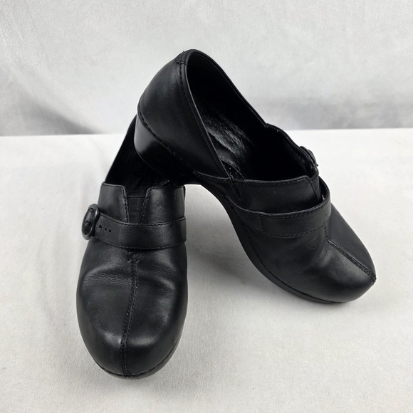 Dansko Shoes - Dansko Tamara Leather Buckle Monk Strap Clog Style # 4800020200 Womens EU 38